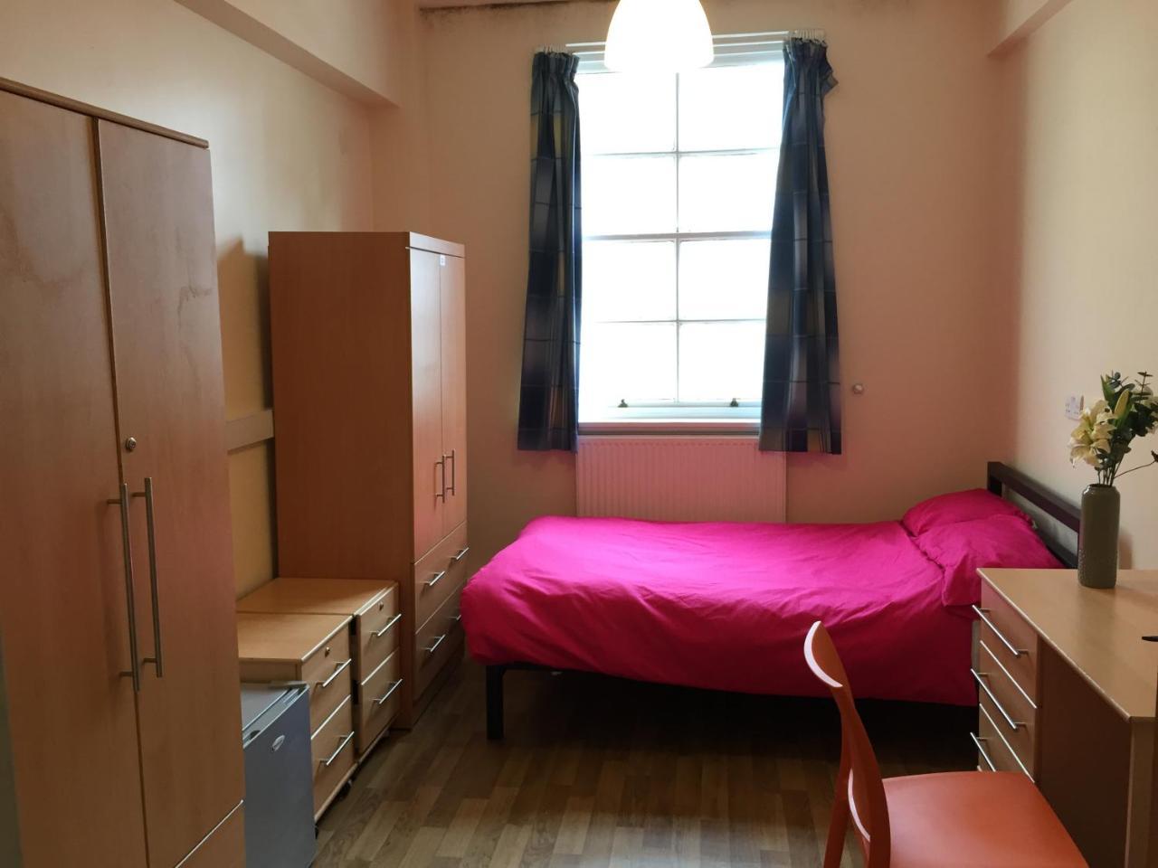 Bowden Court Hostel London Exterior photo